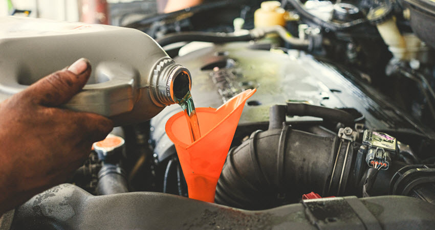 Maserati Engine Oil Filling