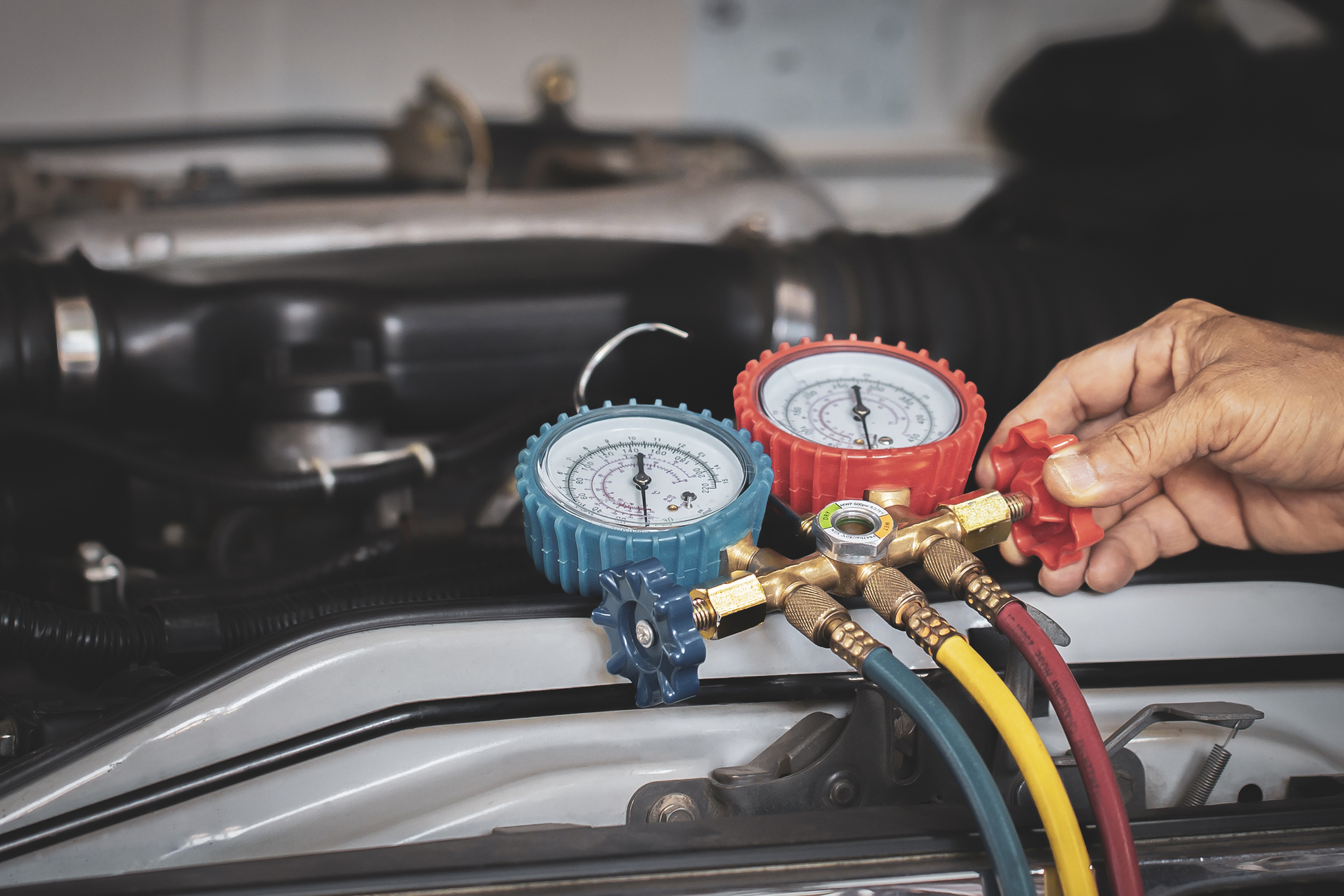 Your Mercedes A/C Quit at a Dallas Stoplight — The Compressor Is Probably Why