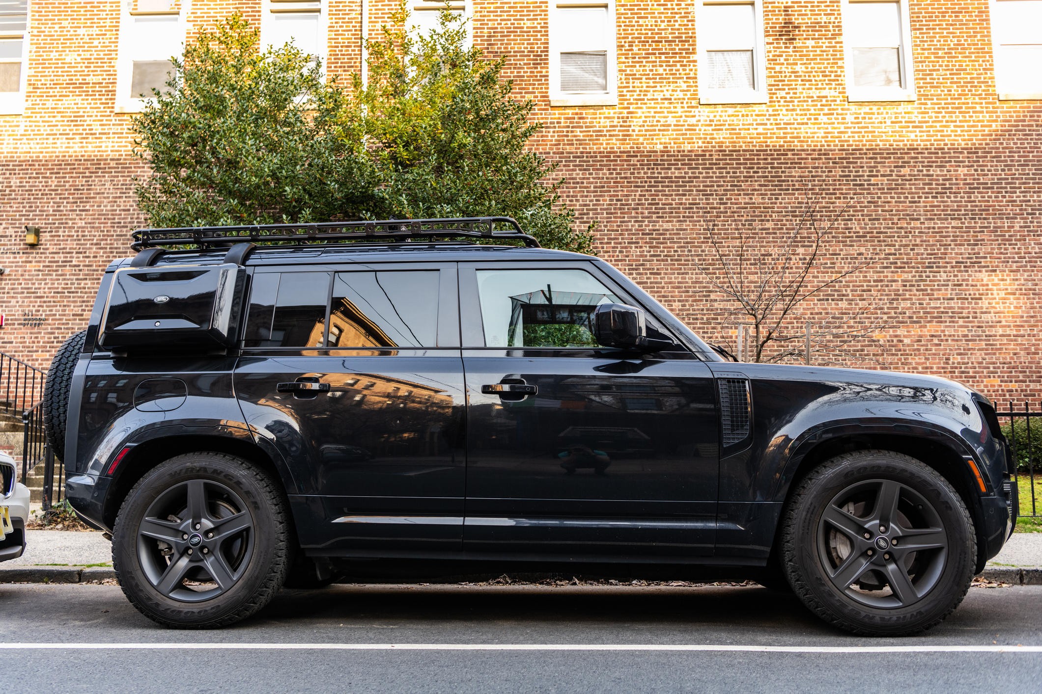 Land Rover Suspension Faults in the Dallas Heat: Symptoms to Watch
